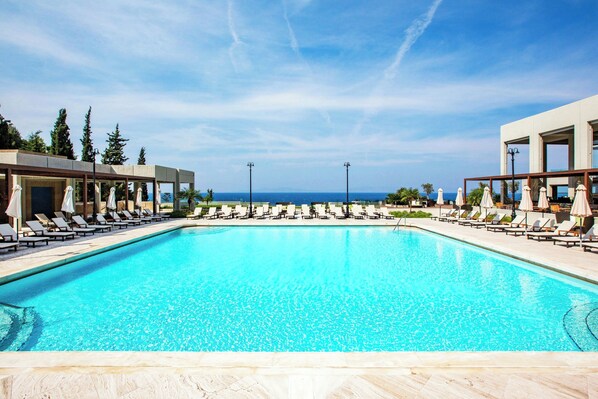 من حمّامات السباحة المغطاة، 4 من حمّامات السباحة الخارجية