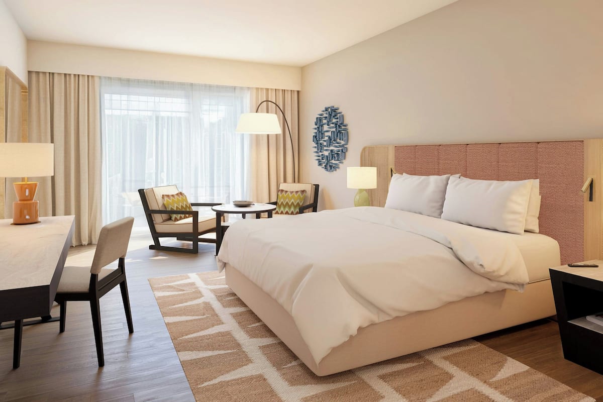 Bộ đồ giường cao cấp, nệm cao su hoạt tính (memory foam), minibar