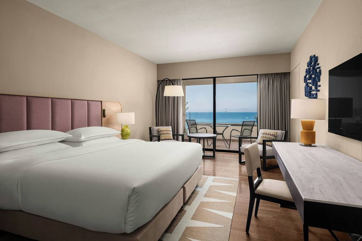 Premium Room, 1 King Bed, Balcony, Sea View