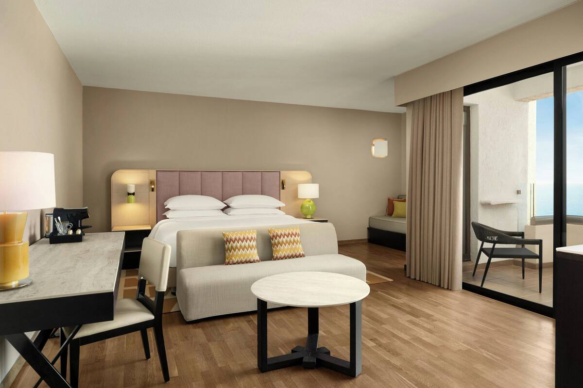 Junior Suite, 1 Bedroom | Premium bedding, memory foam beds, minibar, in-room safe