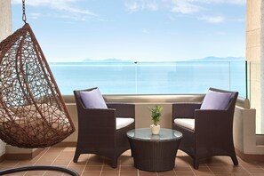 أغطية فراش متميزة وأسرّة بإسفنج يتكيف مع شكل الجسم وميني بار