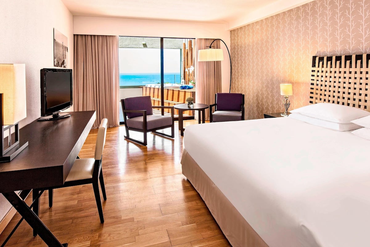 Aqua Premium Room, Sea View, 1 King Bed | 1 bilik tidur, peralatan tempat tidur premium, busa memori, bar mini