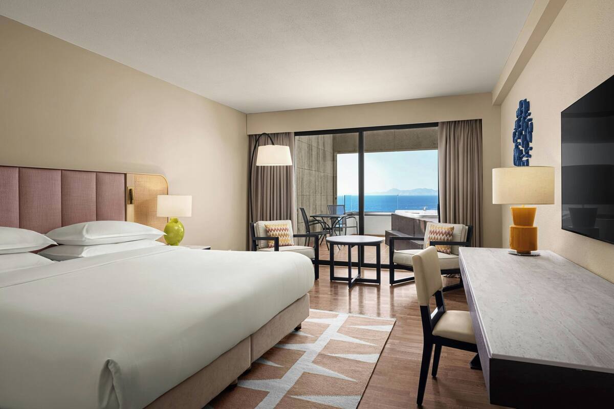 Premium Room, 1 King Bed, Balcony, Sea View