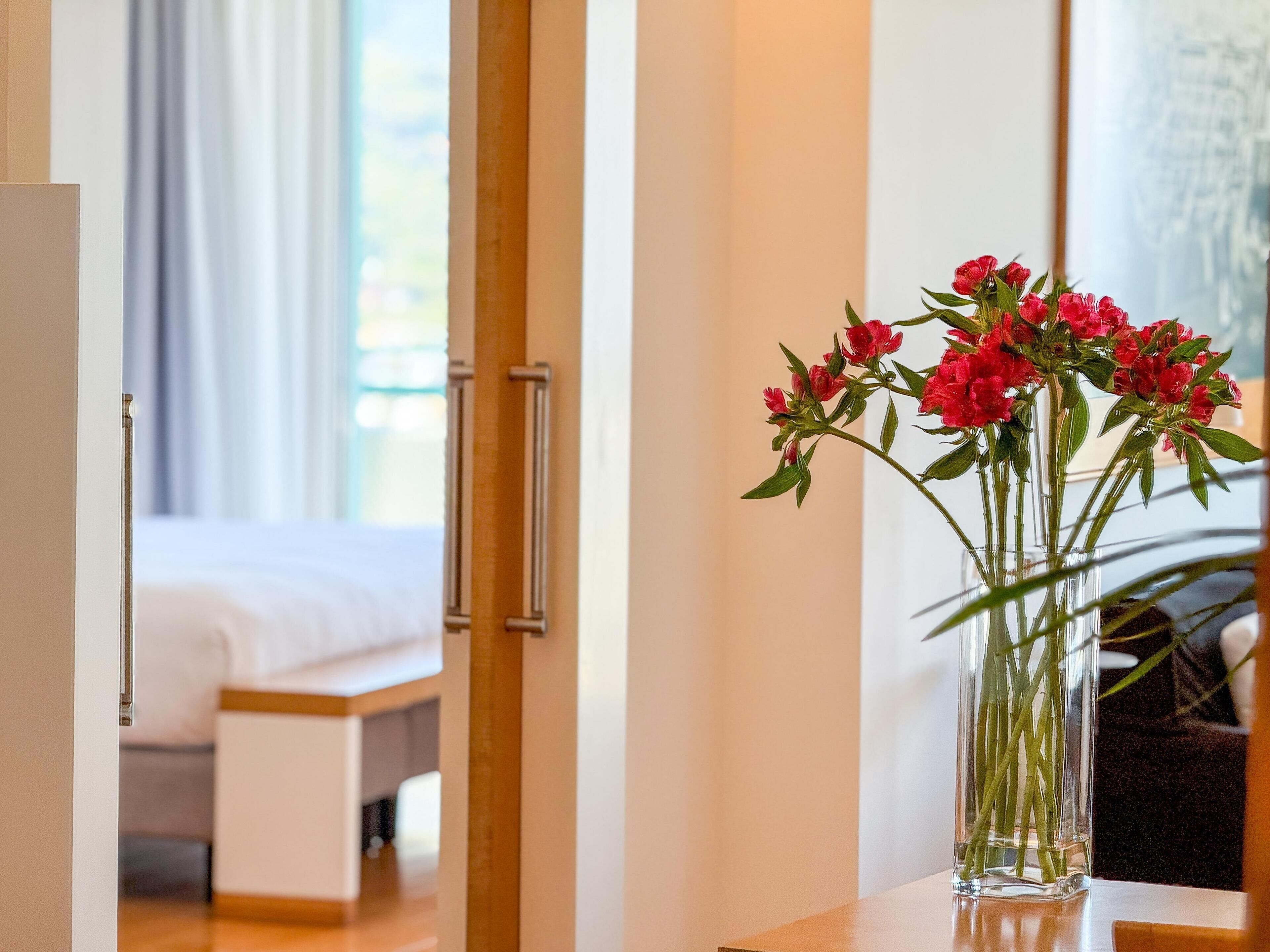 Executive-sviitti, 1 suuri parisänky | Minibaari, tallelokero huoneessa, työpöytä