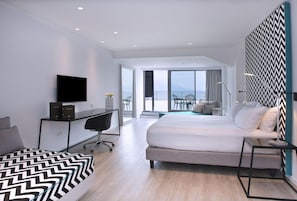 Quadrupla Executive, vista mare | Minibar, una cassaforte in camera, una scrivania, postazione laptop