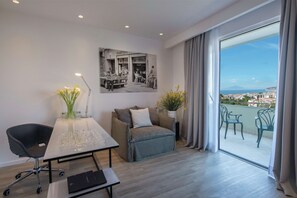 Junior Suite, 1 King Bed, Sea View