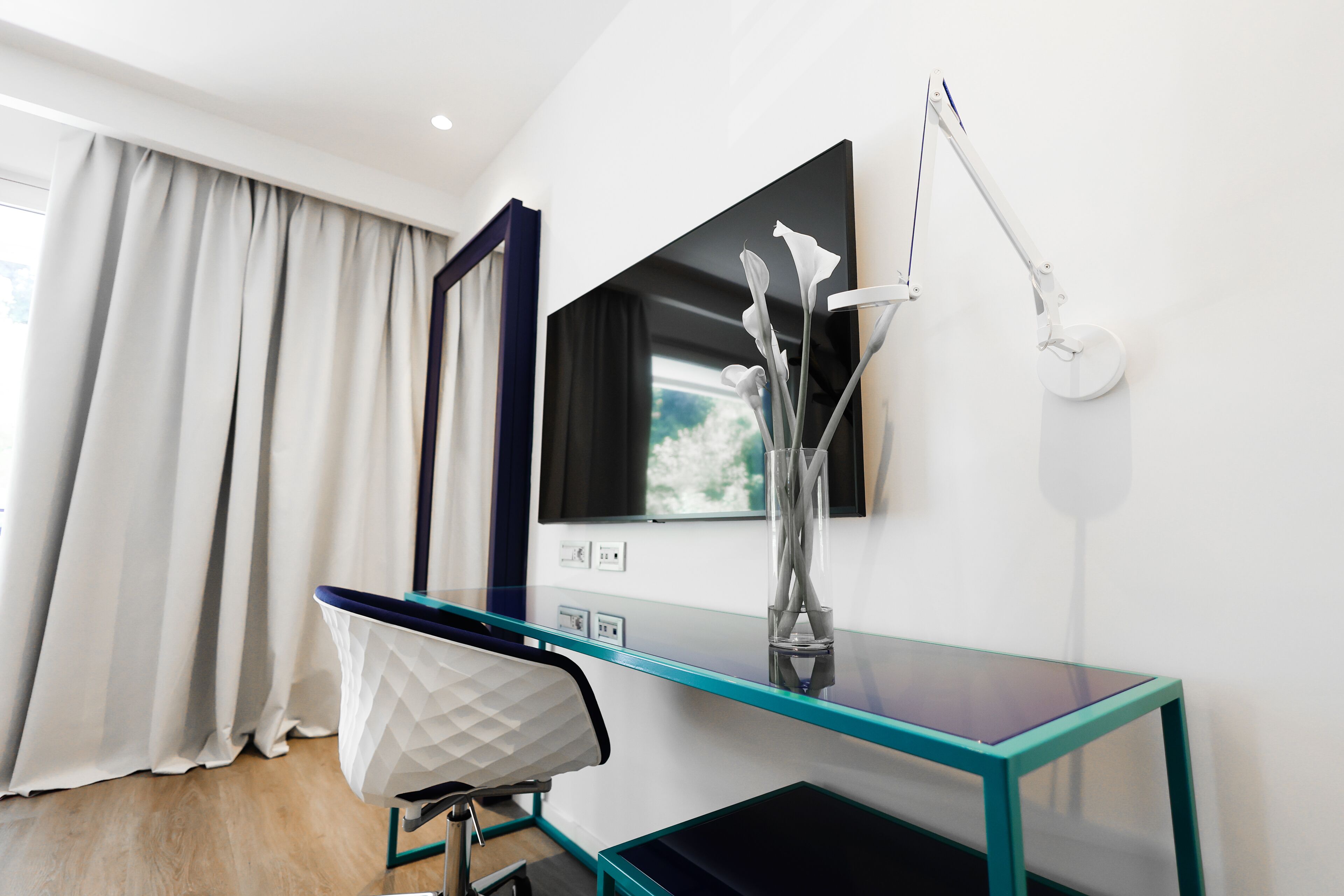 superior room, 2 single beds, non smoking, hill view | minibar, in-room safe, desk, laptop workspace