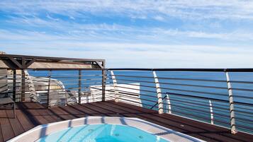 Bathtub spa outdoor