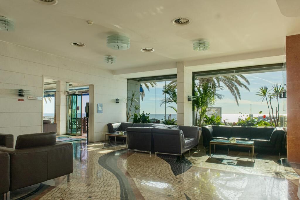 2 bares/lounges, bar ao lado da piscina