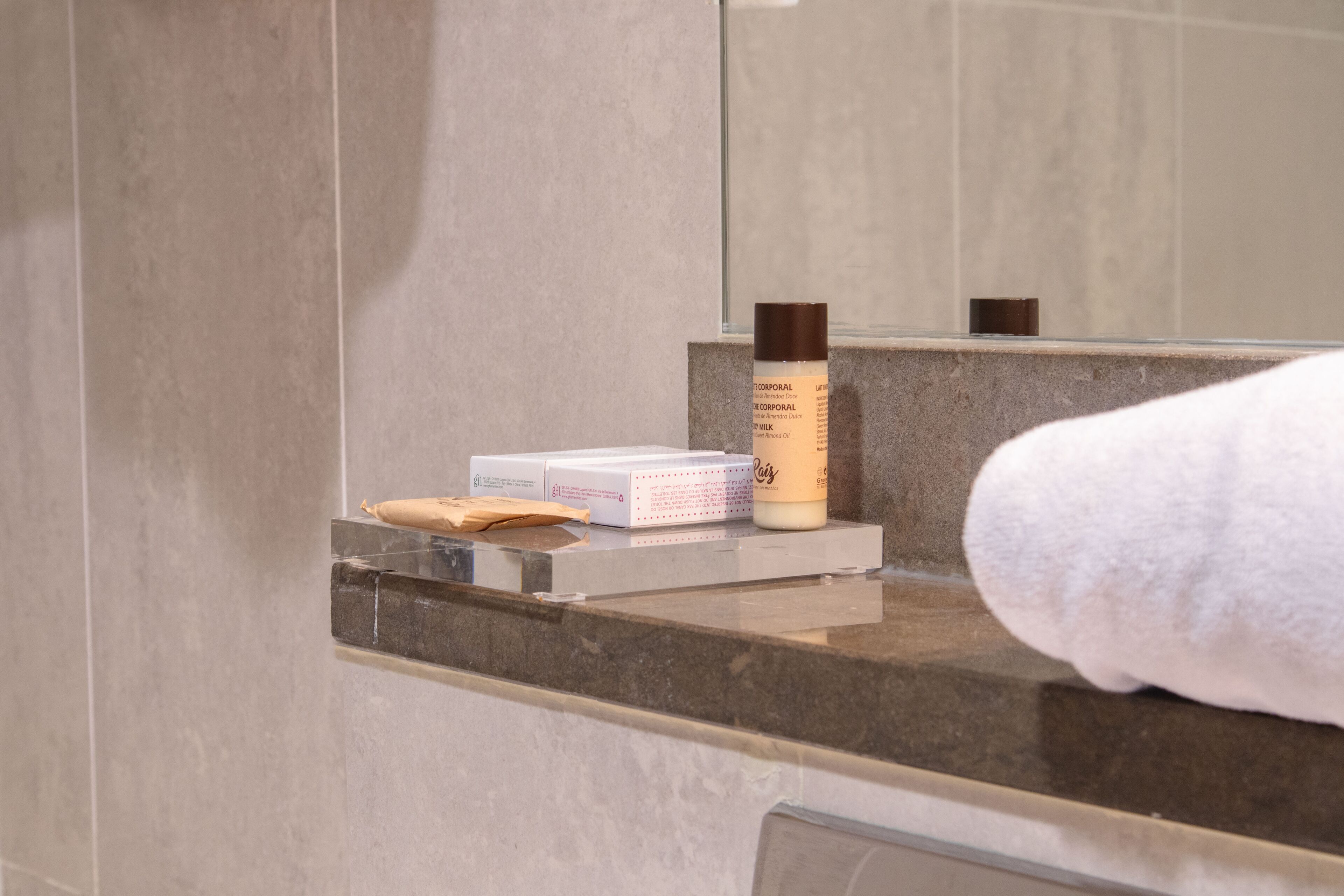 double or twin room (with extra bed) | bathroom | combined shower/bathtub, free toiletries, hair dryer, bidet