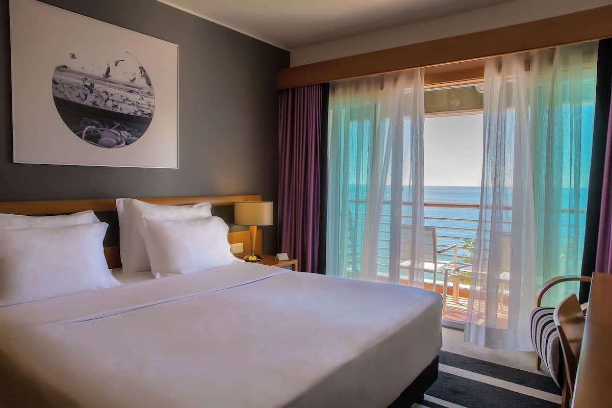 Minibar, in-room safe, desk, blackout drapes