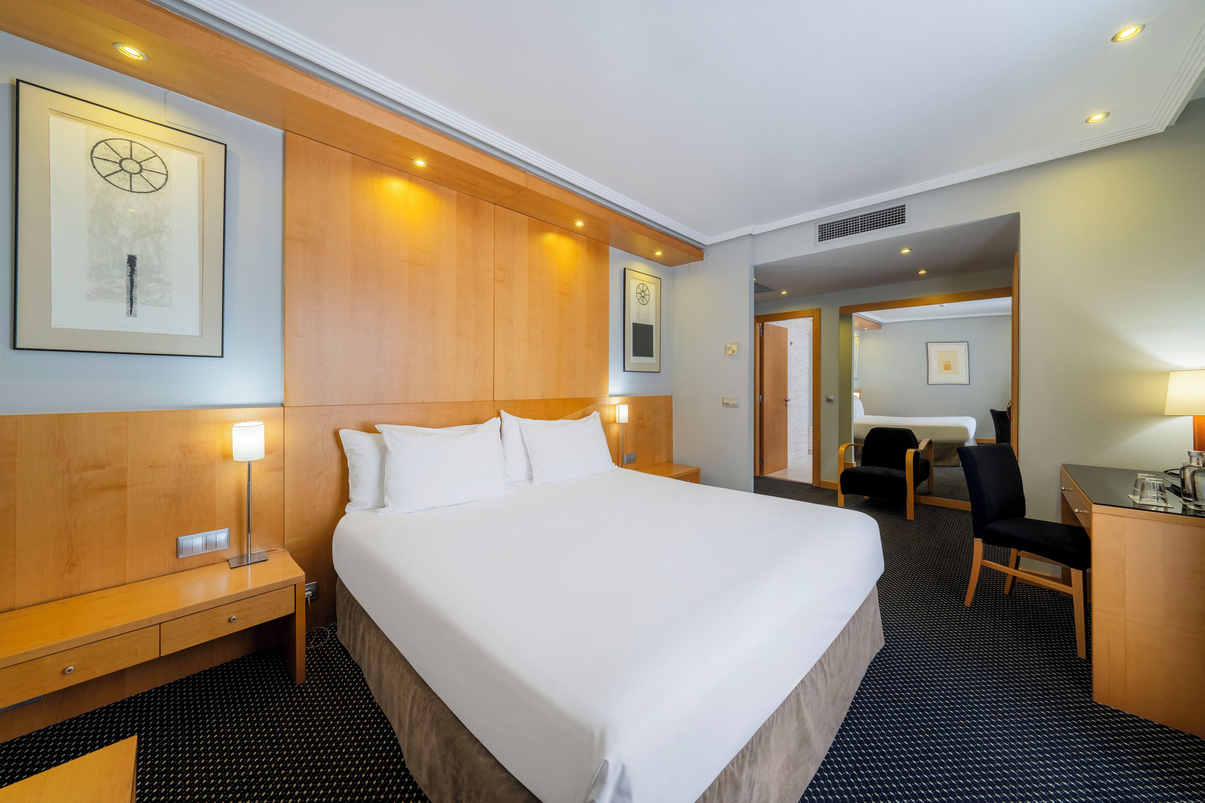 Premium Double Room, Balcony | Minibar, in-room safe, laptop workspace, soundproofing