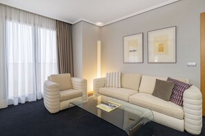 Minibar, in-room safe, laptop workspace, soundproofing