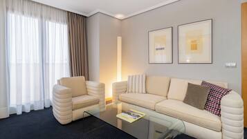 Minibar, coffres-forts dans les chambres, bureau, chambres insonorisées