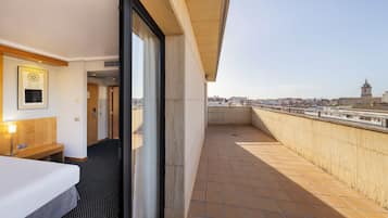 Premium-Doppelzimmer, Balkon | Minibar, Zimmersafe, Schreibtisch, schallisolierte Zimmer