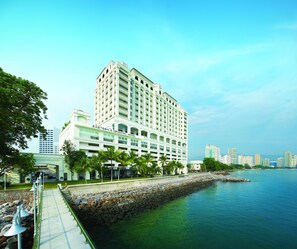 Studio Suite Twin | Exterior