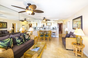 Suíte, 2 quartos, 2 banheiros, de frente para o oceano | 3 quartos, cofres nos quartos, individualmente decorados