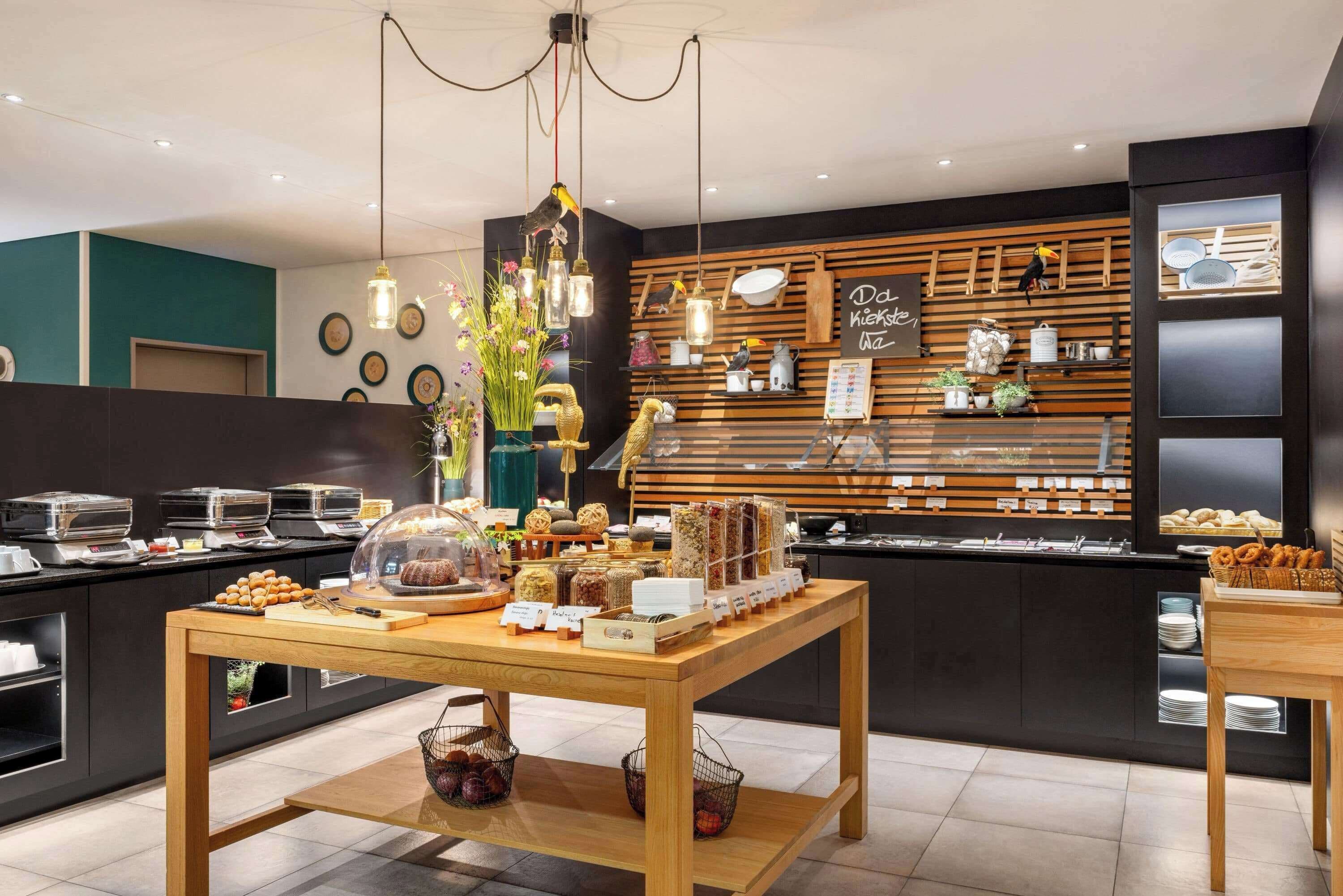 daily continental breakfast (eur 18 per person)