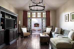 Villa (Montavista) | Egyptian cotton sheets, premium bedding, down comforters, pillowtop beds - Royal Palms Resort and Spa, part of Hyatt (Phoenix)