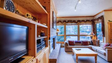 Condo, 2 Bedrooms | View from room