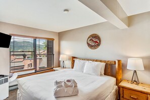 Condo, 3 Bedrooms (Deluxe) | 2 bedrooms, individually decorated, individually furnished, free WiFi