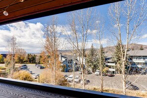 Huoneisto, 3 makuuhuonetta, poreamme, näköala venesatamaan (Timber Run 211) | Ulkoalueet