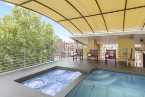 Una piscina techada