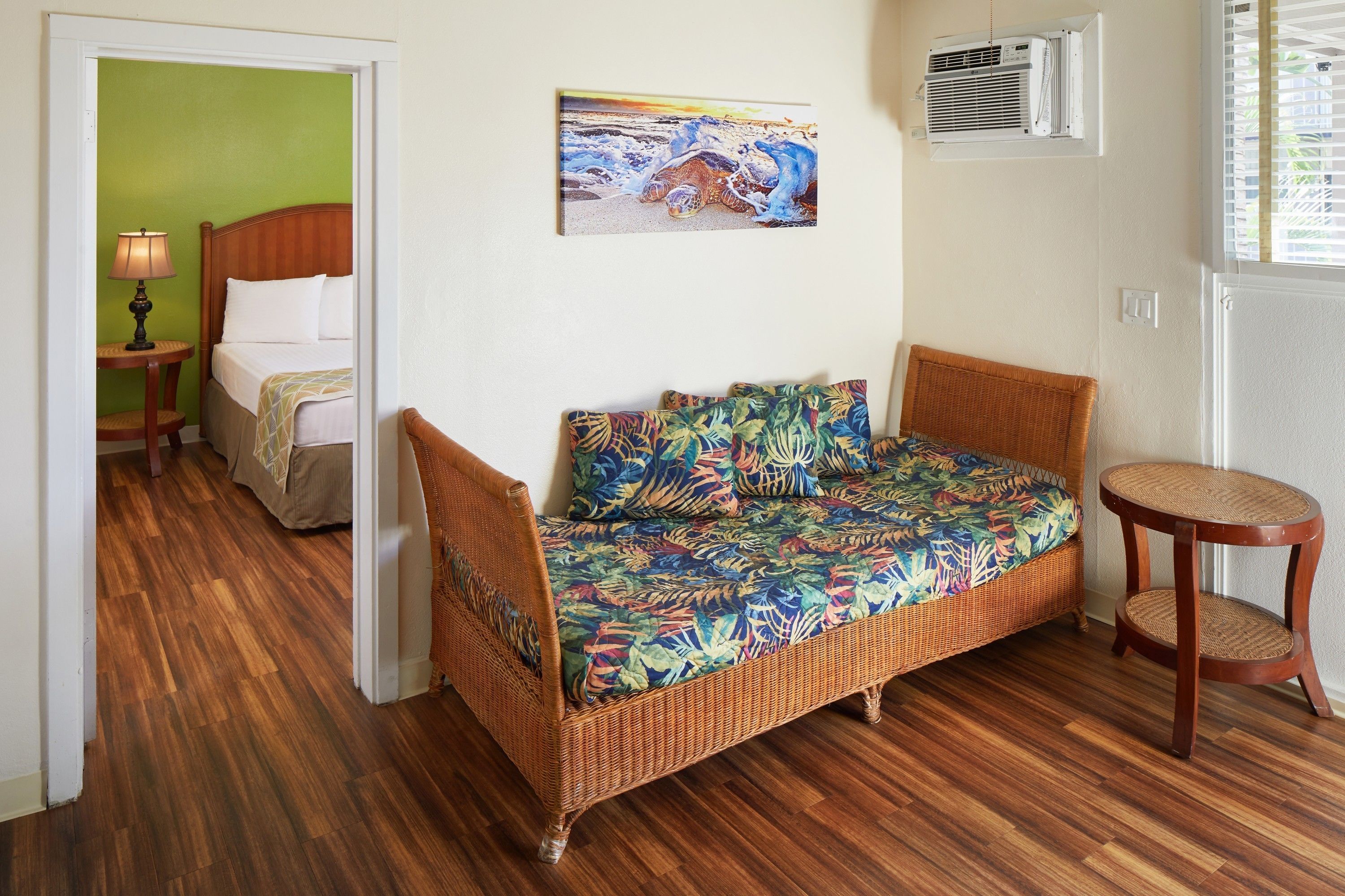 Suite (Diamond Head) | Desk, iron/ironing board, free WiFi, bed sheets