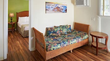 Suite (Diamond Head) | Desk, iron/ironing board, free WiFi, bed sheets