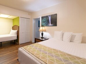 Quadruple Room | 1 bedroom, desk, iron/ironing board, free WiFi