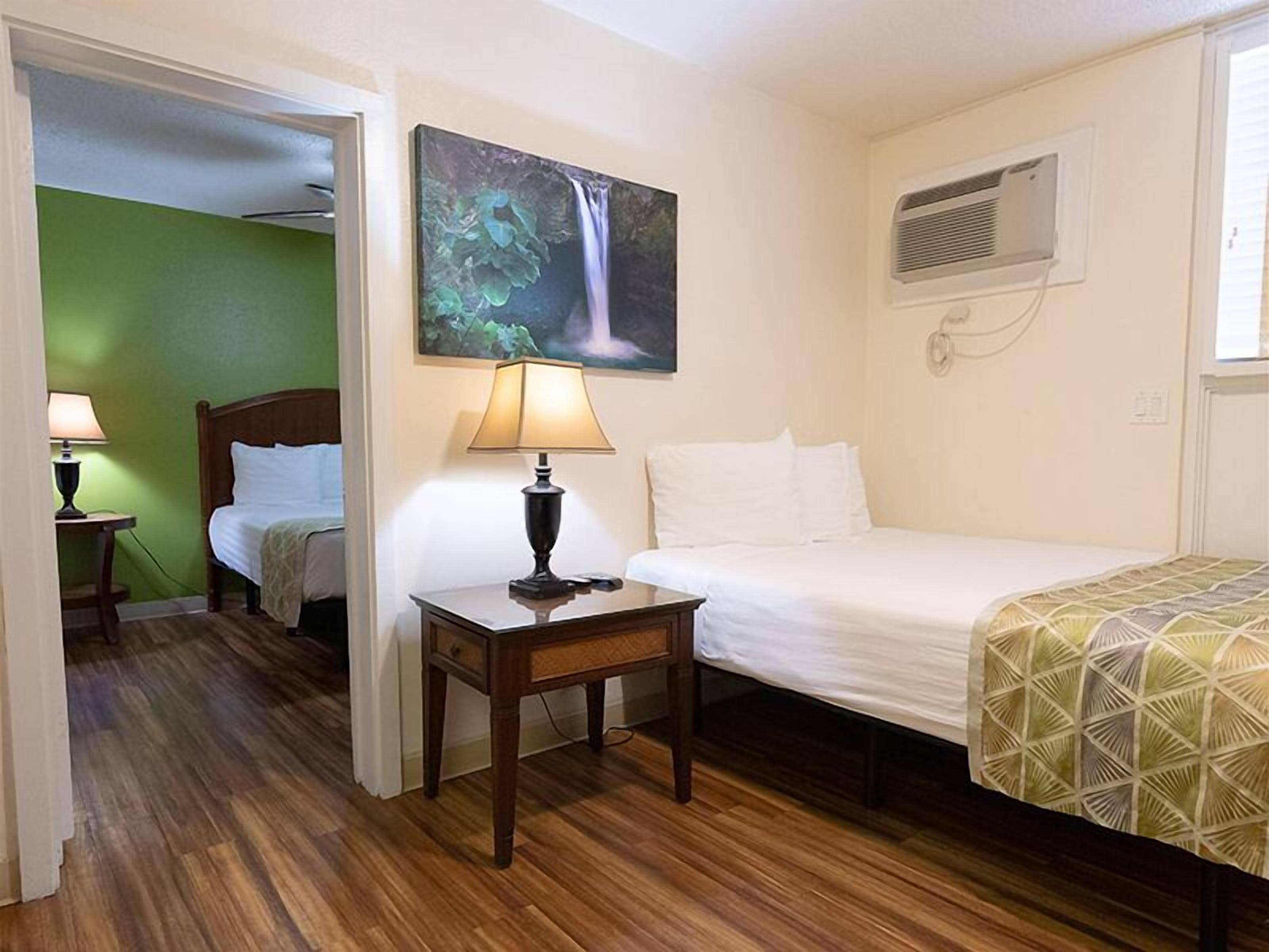 Photo - Pacific Marina Inn Airport