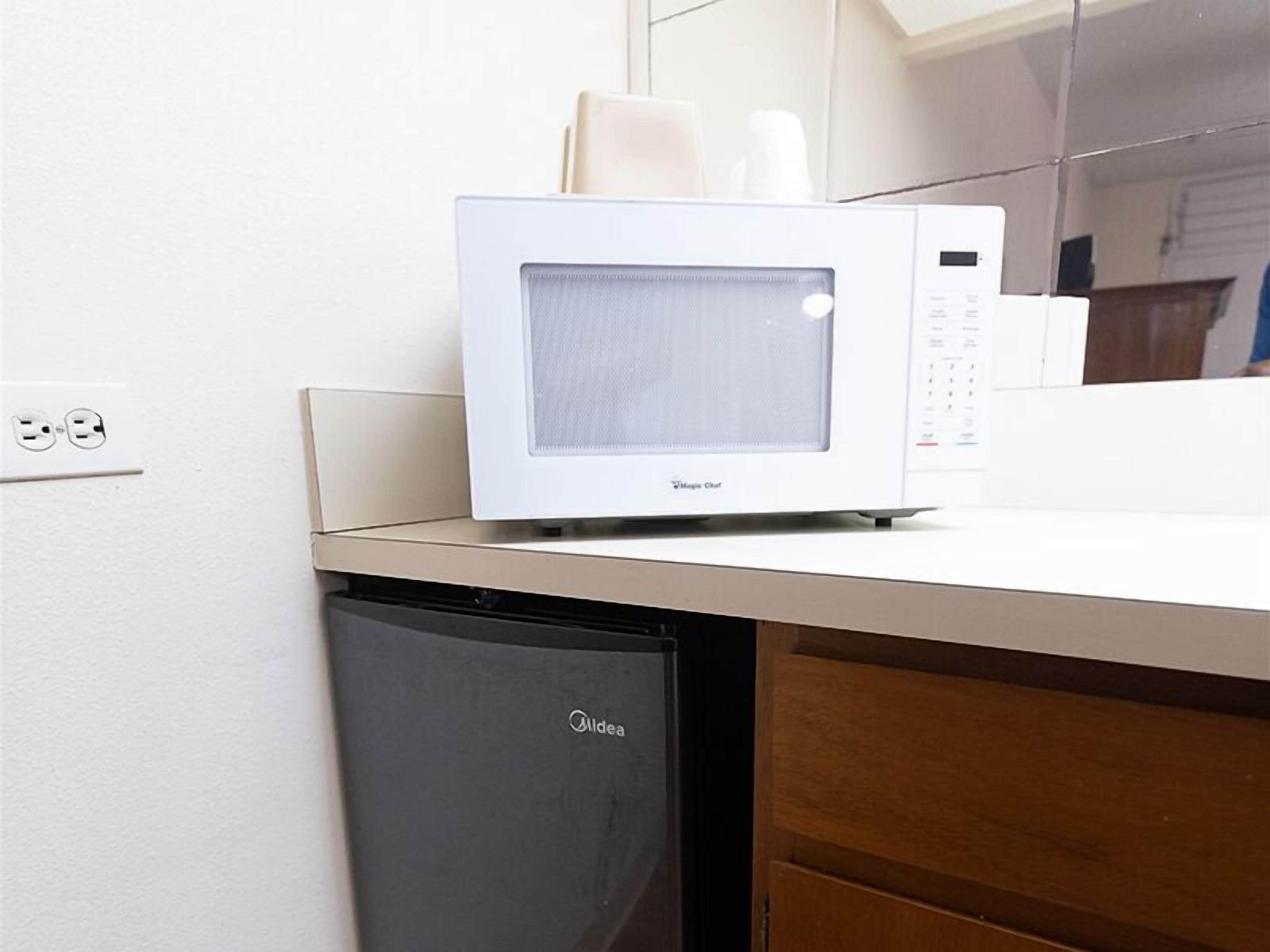 Photo - Pacific Marina Inn Airport