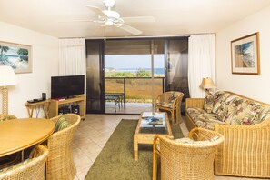 Suite, 2 Bedrooms, 2 Bathrooms, Ocean View | Living room | TV