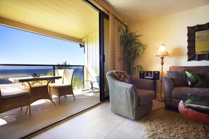 Suite, 3 Bedrooms, Ocean View | Living room