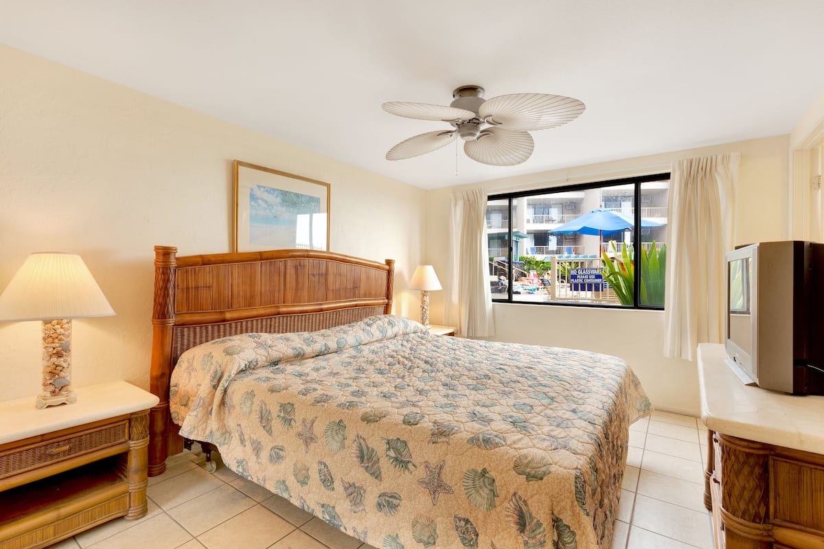 Suite, 1 Bedroom, Oceanfront | Individually decorated, individually furnished, iron/ironing board