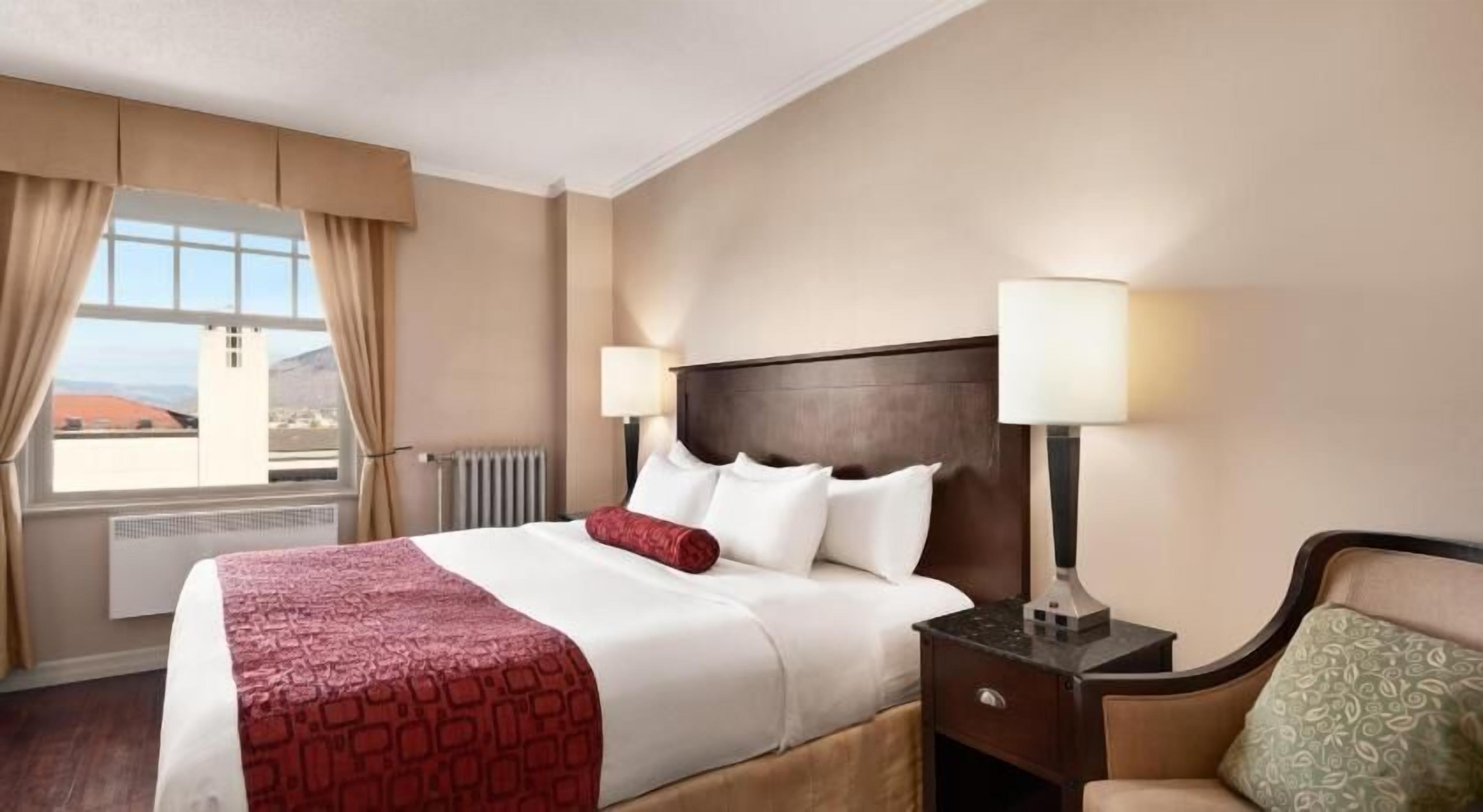 Premium bedding, pillowtop beds, in-room safe, desk
