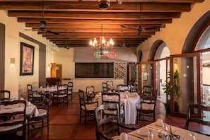 Breakfast, lunch served; local and international cuisine, sea views