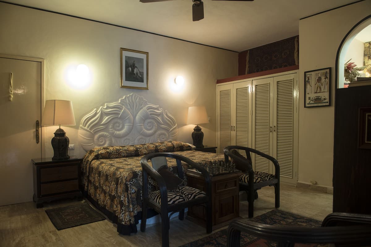 Superior Deluxe | 1 bedroom, blackout drapes, bed sheets