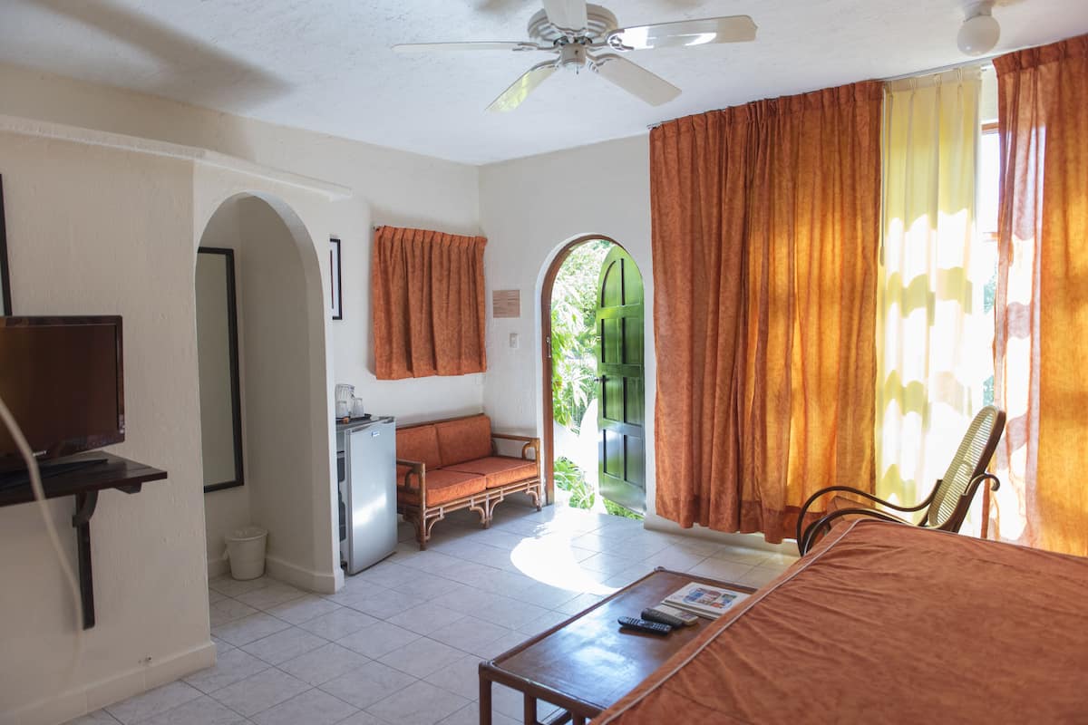 Blackout drapes, cribs (surcharge), bed sheets