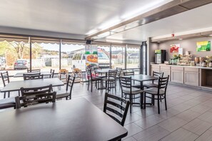 Petit déjeuner continental compris