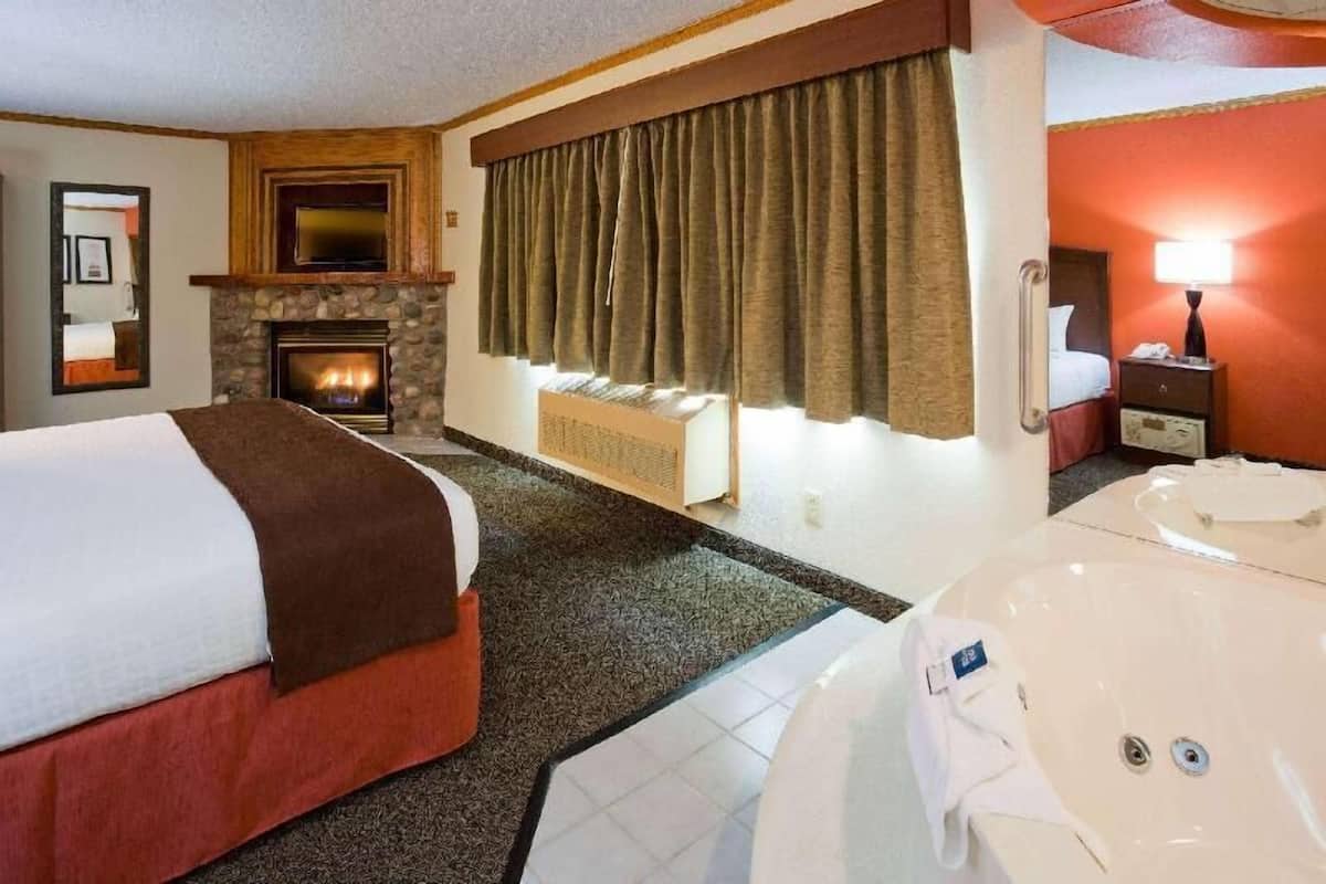 In-room safe, desk, iron/ironing board, free cribs/infant beds