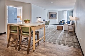 Suite, 1 Bedroom, Kitchen | Premium bedding, desk, iron/ironing board, free cribs/infant beds - Staybridge Suites Cedar Rapids North by IHG (Cedar Rapids)