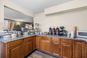 Breakfast area