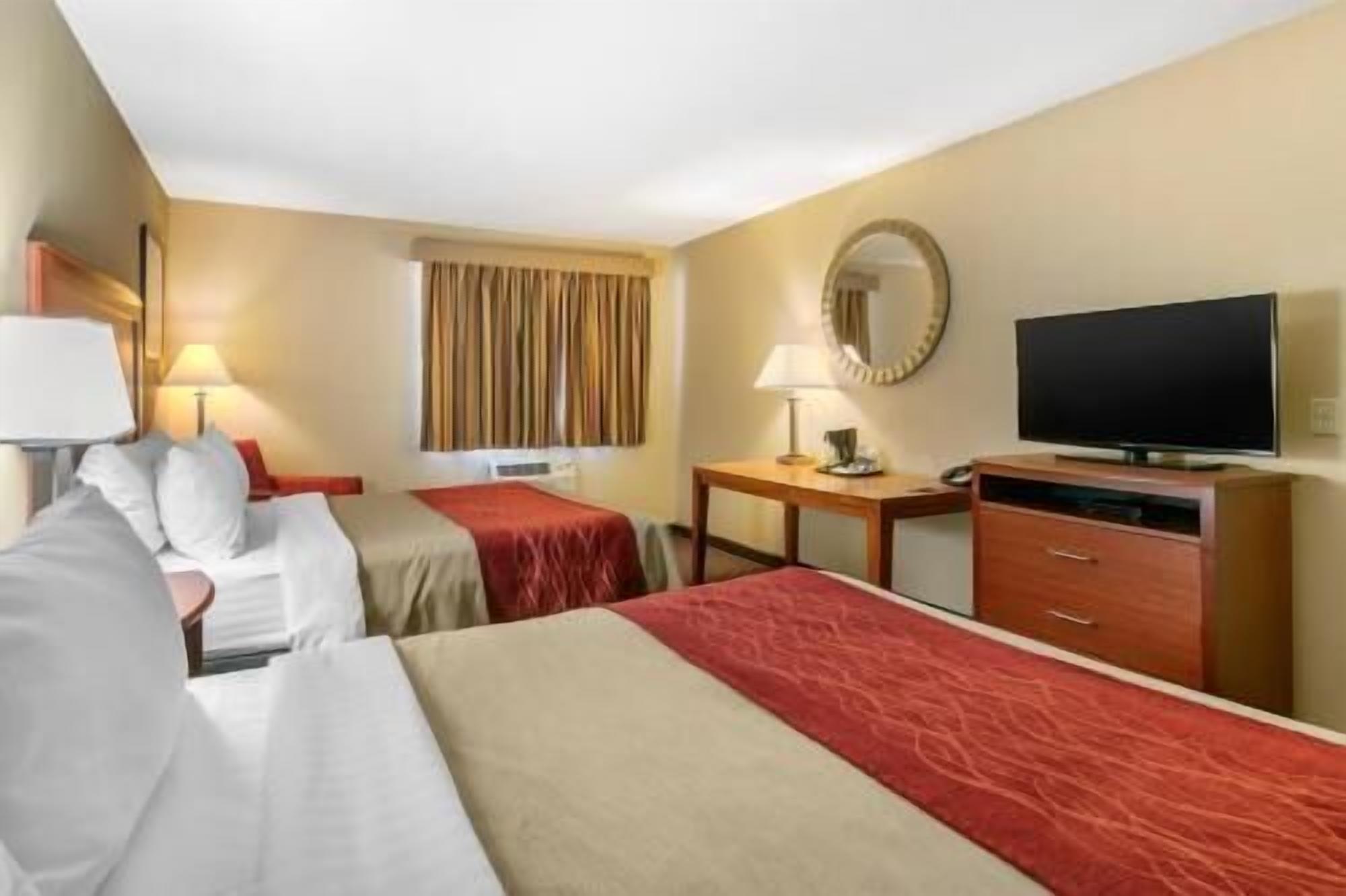 Escriptori i roba de llit 