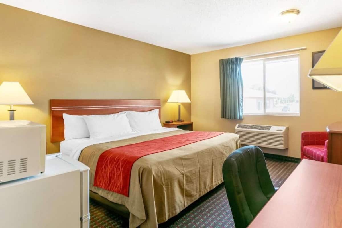 Desk, bed sheets