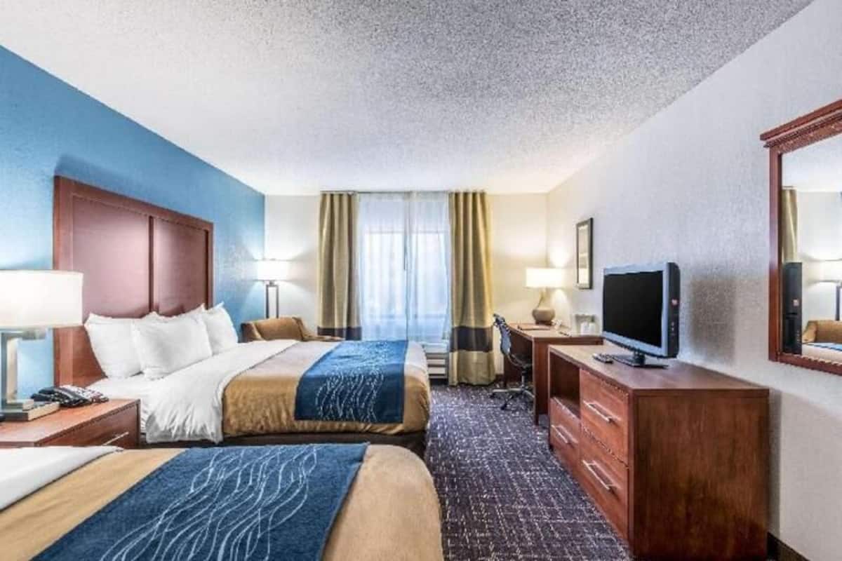 In-room safe, desk, iron/ironing board, free cribs/infant beds