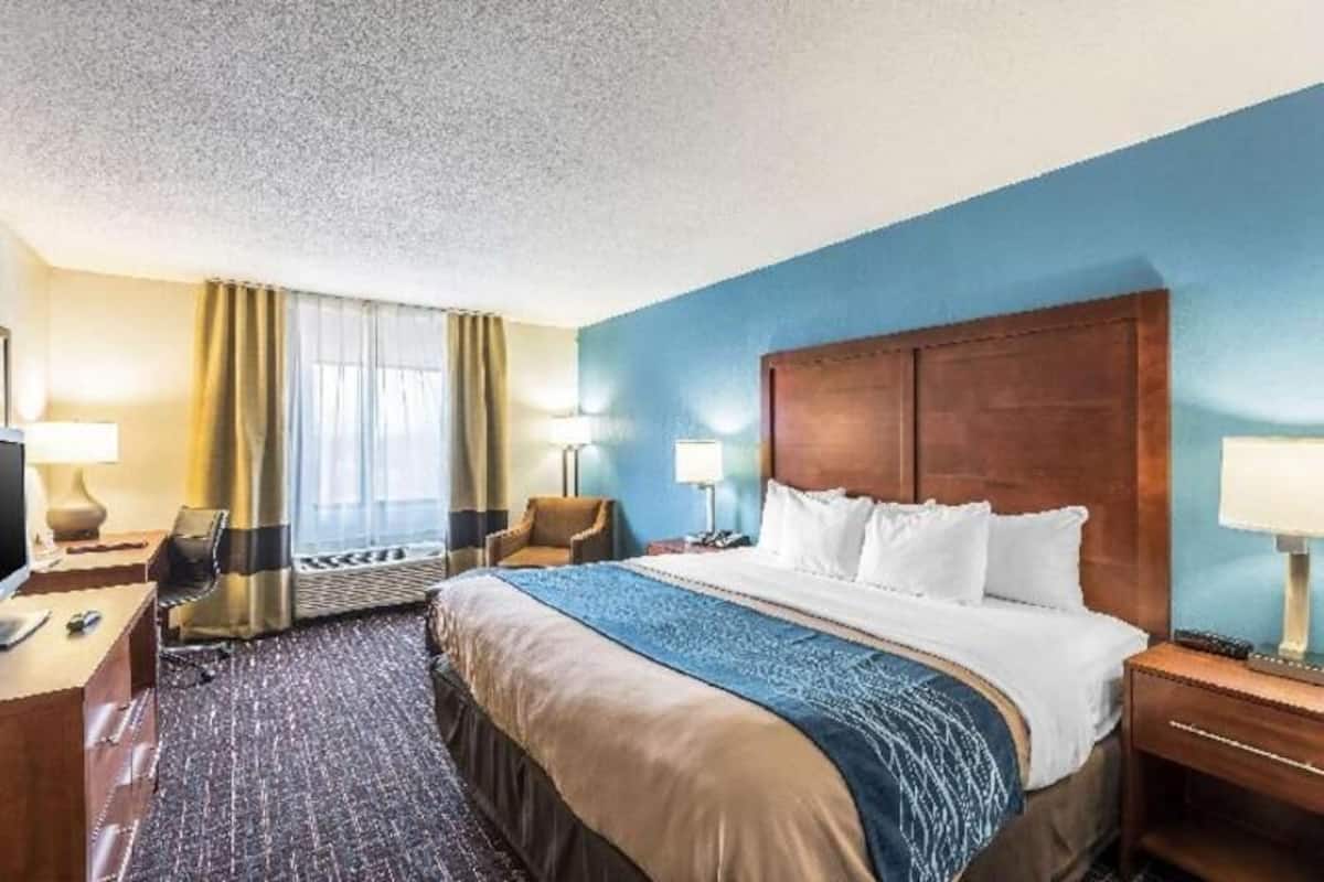 In-room safe, desk, iron/ironing board, free cribs/infant beds