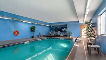 Indoor pool, pool loungers