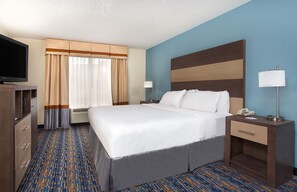 Premium bedding, desk, laptop workspace, iron/ironing board - Holiday Inn Express Berea by IHG (Berea)