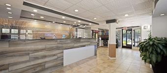 Best Western Plus Holiday Sands Inn & Suites